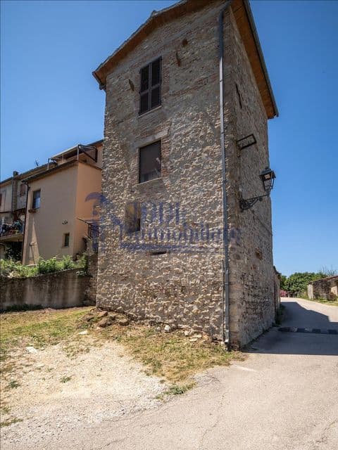 Porzione di Casa in Vendita a Avigliano Umbro (TR)