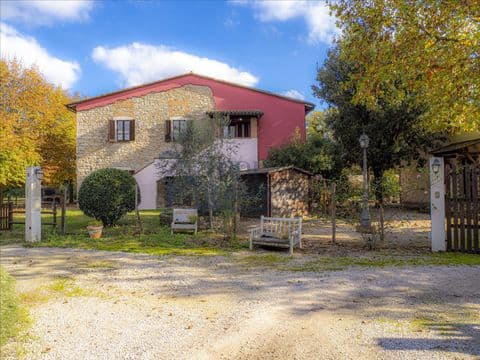 Via Cortesi 94, 06059 Todi (PG)