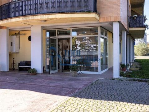 Locale Commerciale