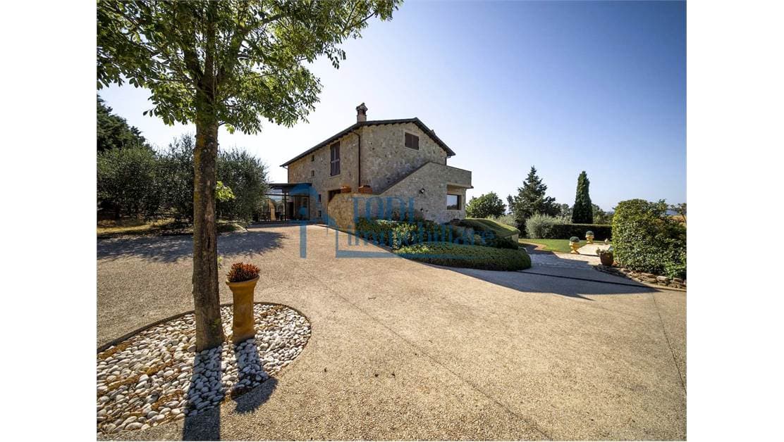 Strada Provinciale 41, 05026 Montecastrilli (TR)