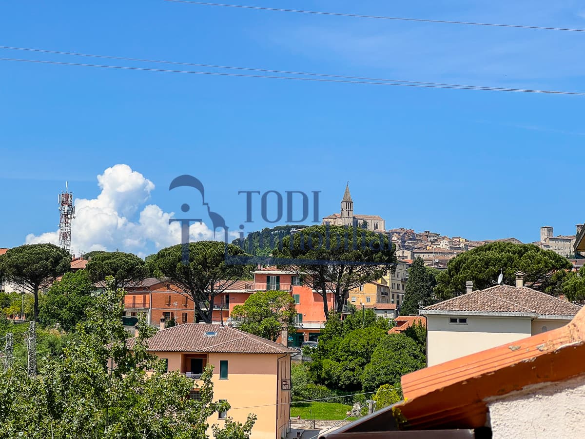 Todi Periferia - appartamento comodo ai servizi