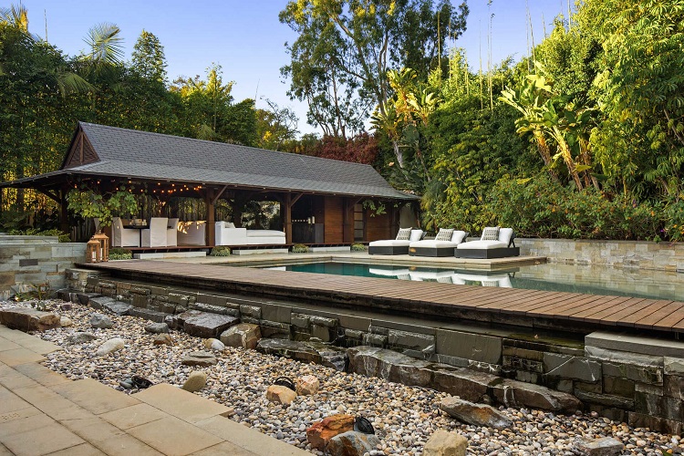 La villa con piscina di Matt Damon a Los Angeles