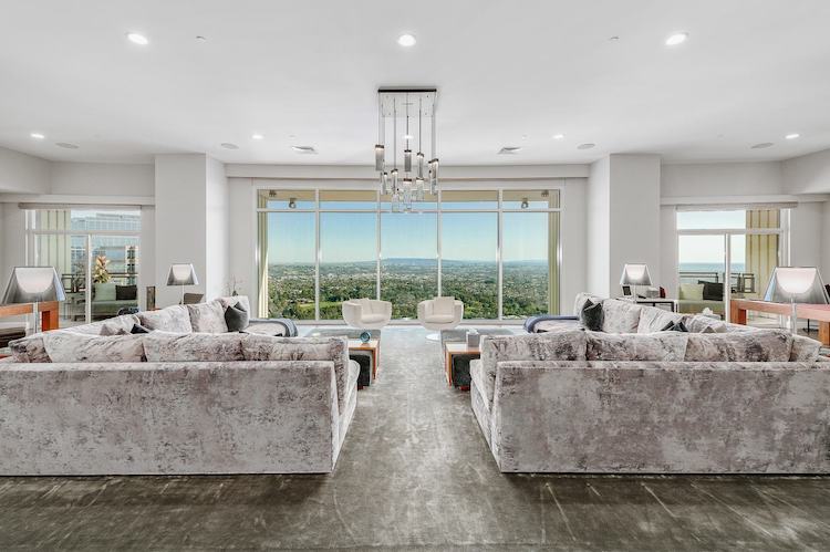 Il soggiorno della casa Matthew Perry