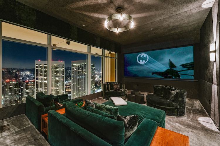 Una sala cinema privata per la casa di Matthew Perry