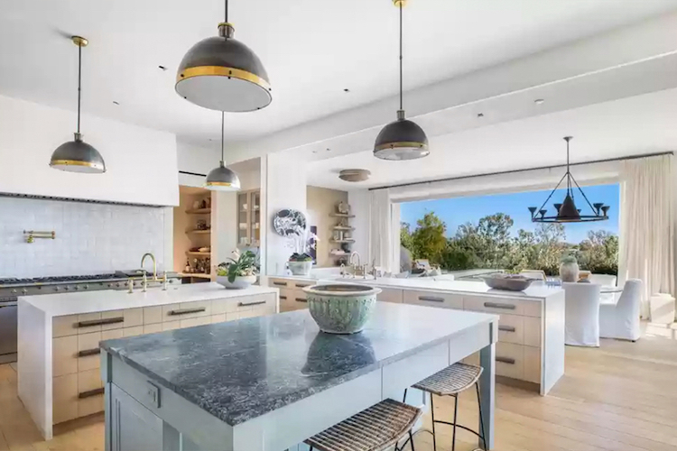 La villa di Michelle Pfeiffer in vendita - la cucina