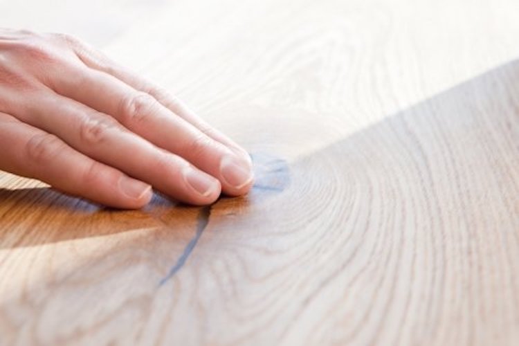 Cura del pavimento in parquet in legno